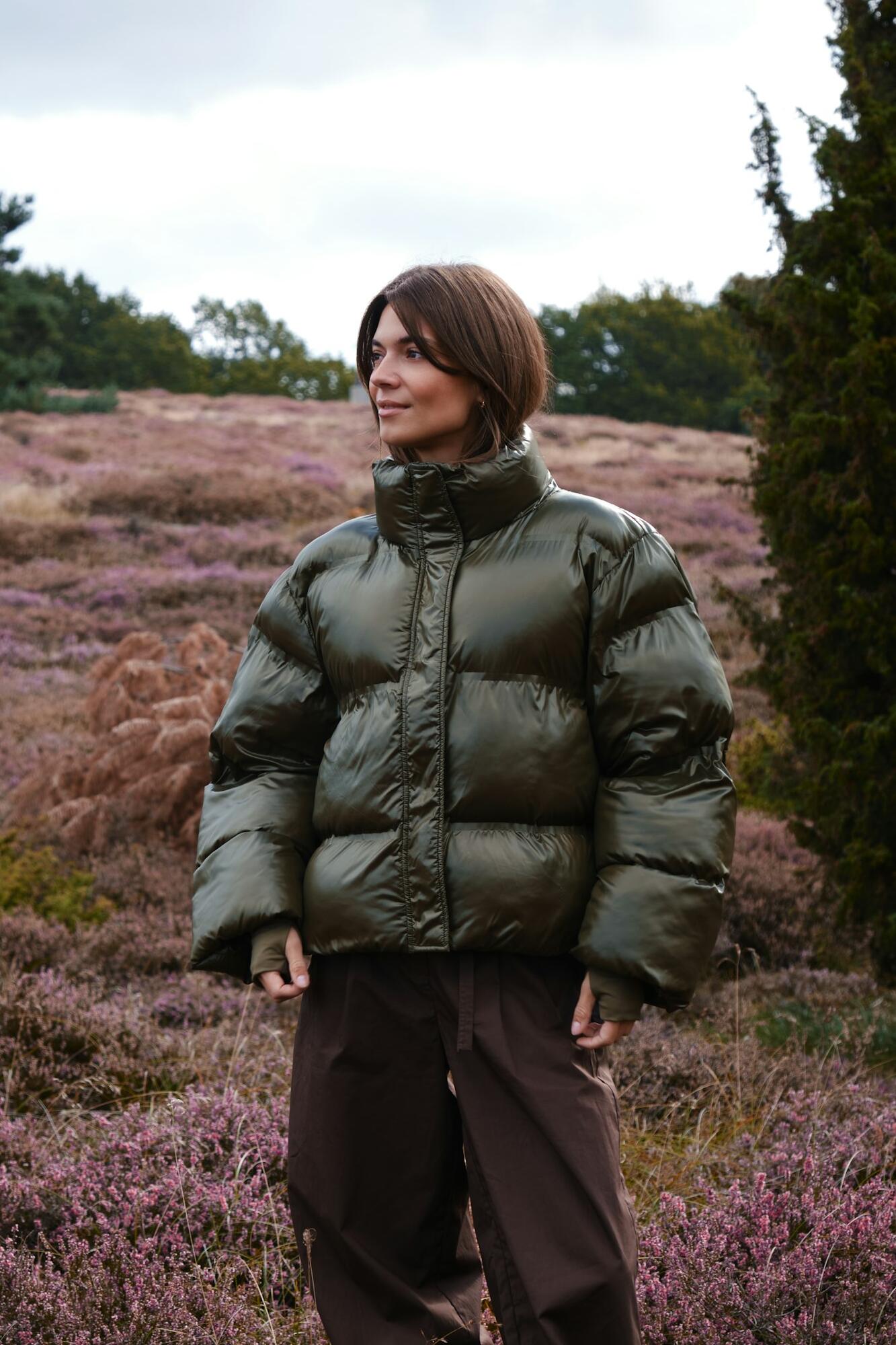 Rhea Shiny Puffer jakke - Olive